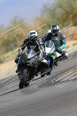 media/Nov-05-2022-SoCal Trackdays (Sat) [[f8d9b725ab]]/Turn 2 (1120am)/